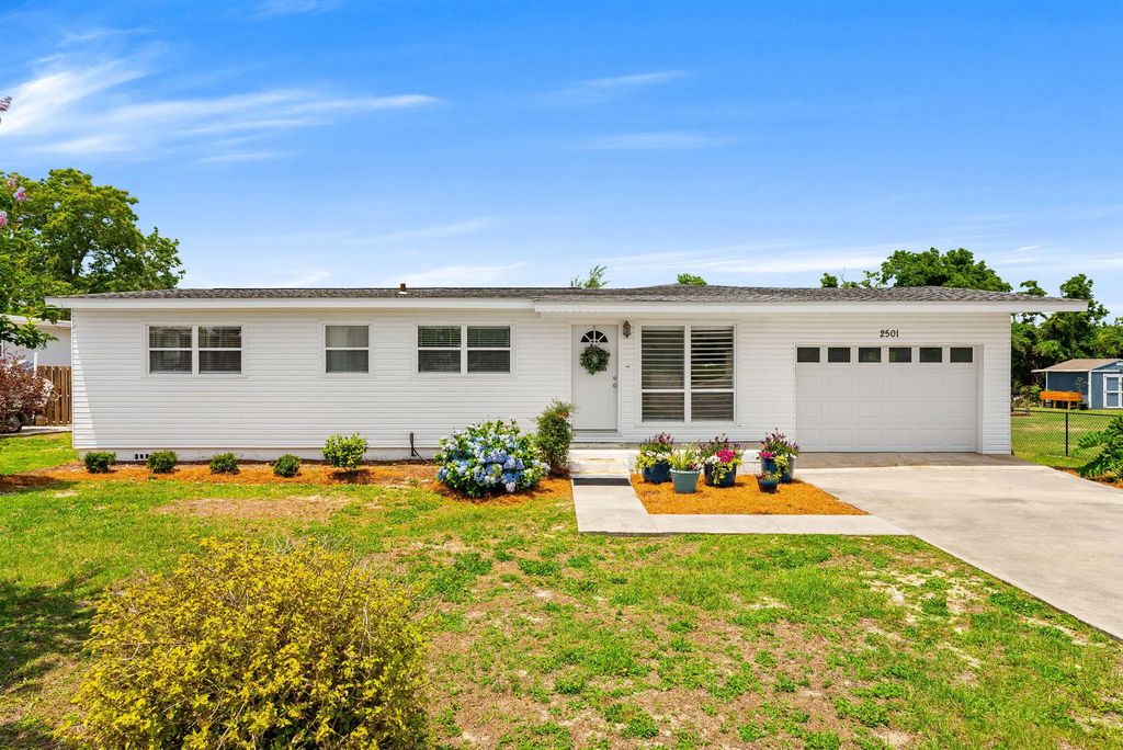 2501 Rollins Avenue, Panama City