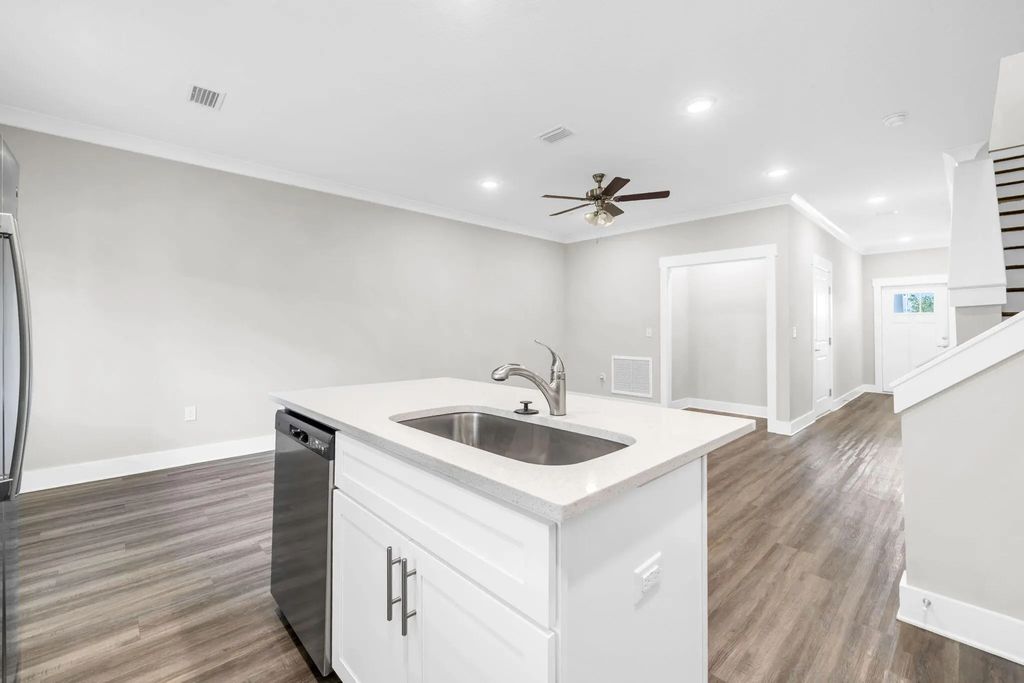 16 of 38 - 350 Date Palm Lane Savannah, Freeport, FL
