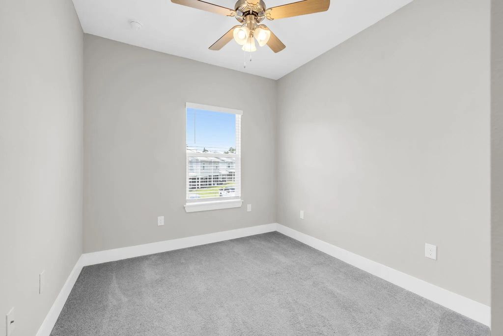 8 of 38 - 350 Date Palm Lane Savannah, Freeport, FL