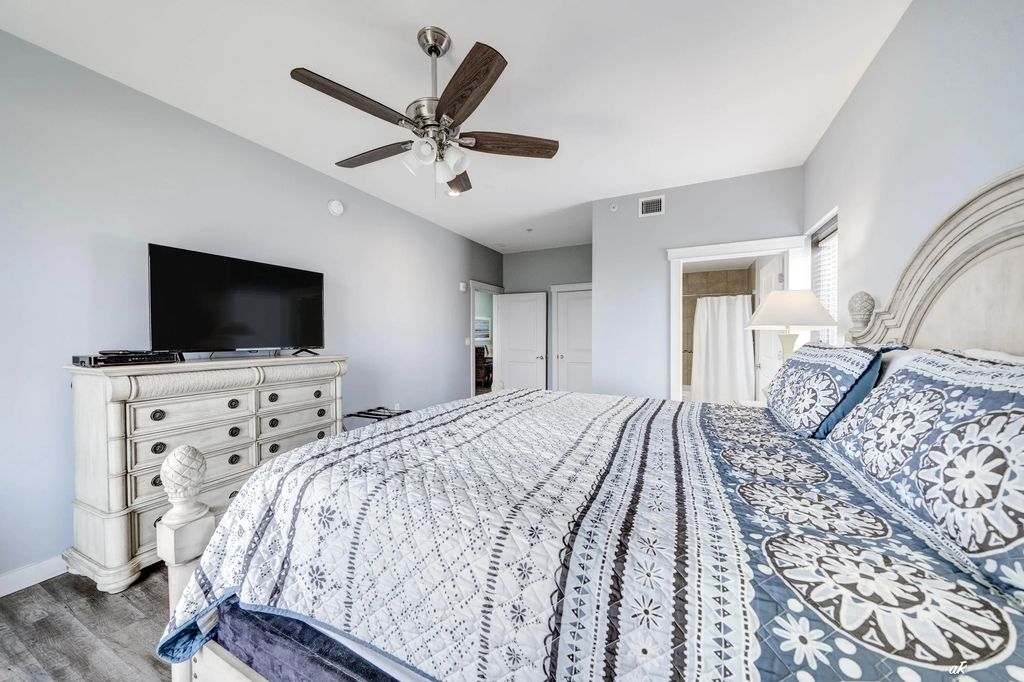 16 of 37 - 15100 Front Beach Road 1701, Panama City Beach, FL