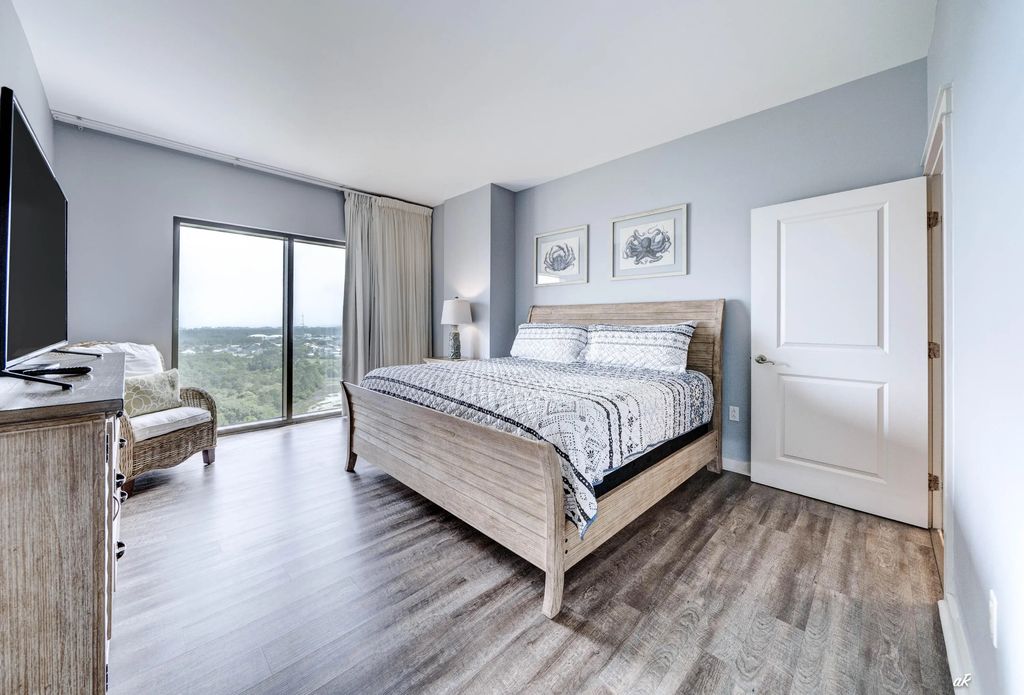 20 of 37 - 15100 Front Beach Road 1701, Panama City Beach, FL
