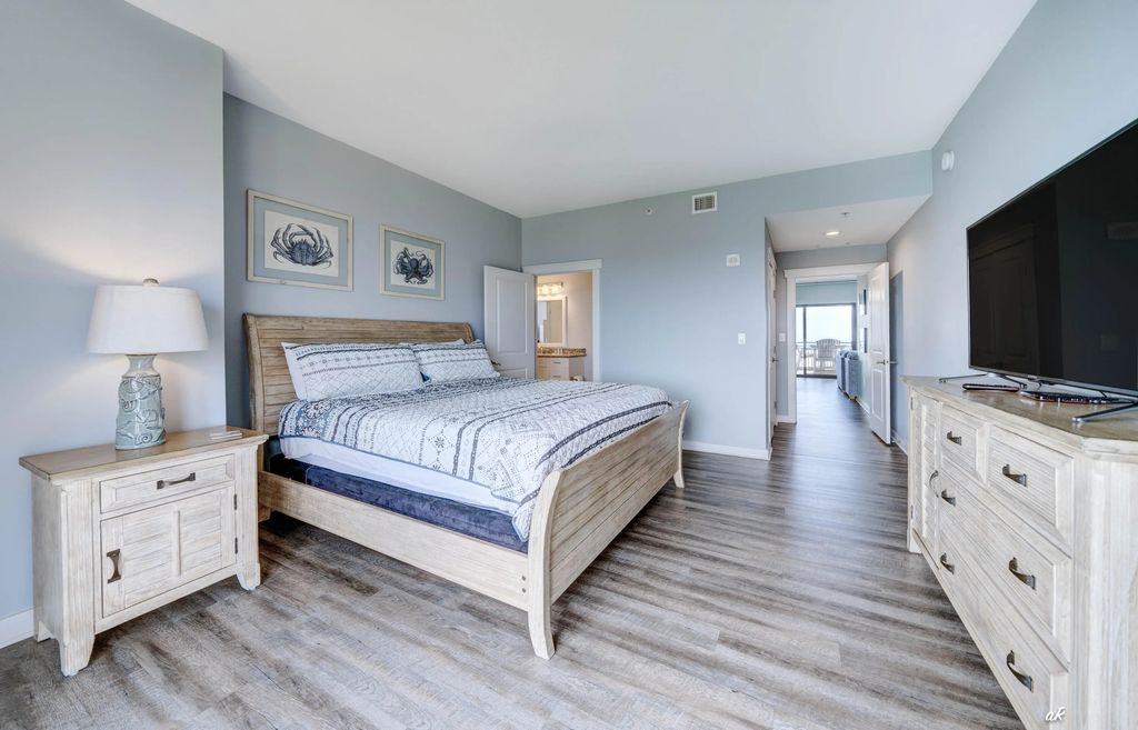 22 of 37 - 15100 Front Beach Road 1701, Panama City Beach, FL