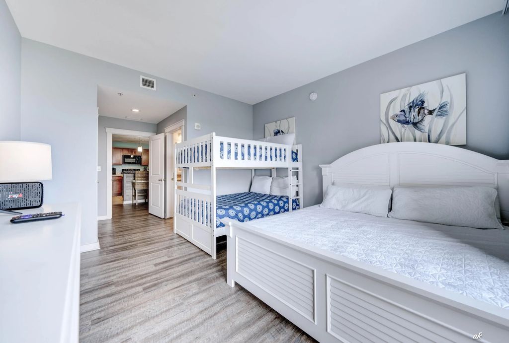 23 of 37 - 15100 Front Beach Road 1701, Panama City Beach, FL