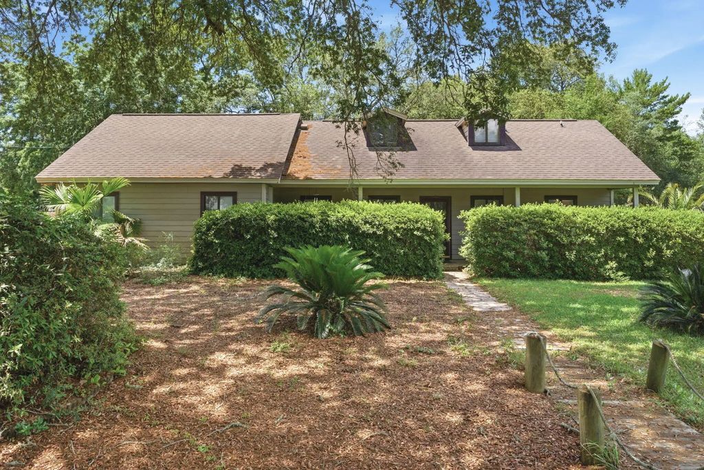 2725 Sherwood Drive, Navarre