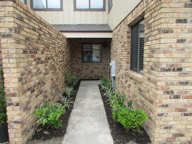Photo of Listing #1003160