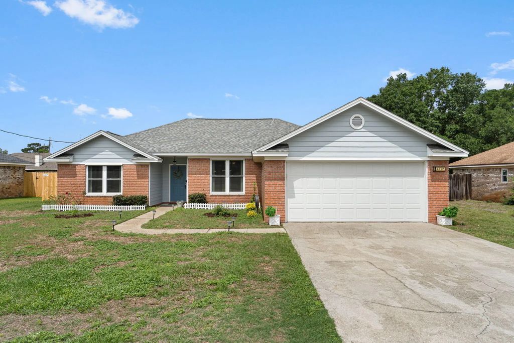 2317 Mary Anne Circle, Navarre