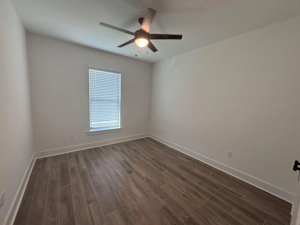 16 of 27 - 30 W Tweet Street, Freeport, FL