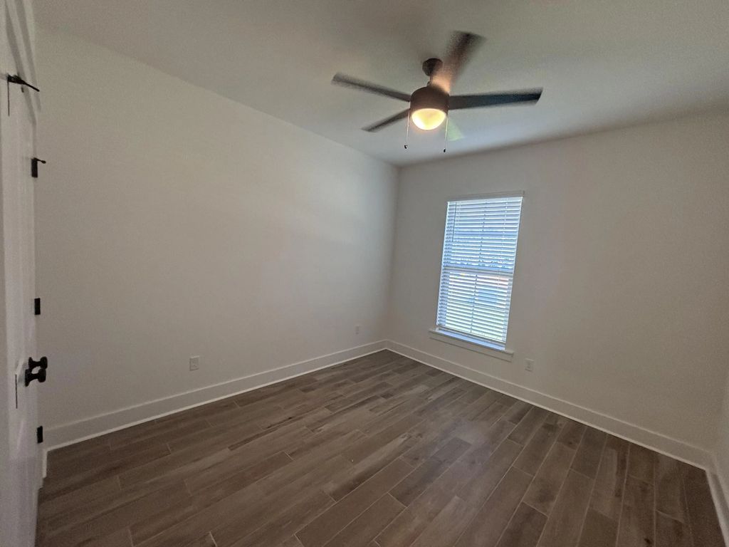 17 of 27 - 30 W Tweet Street, Freeport, FL