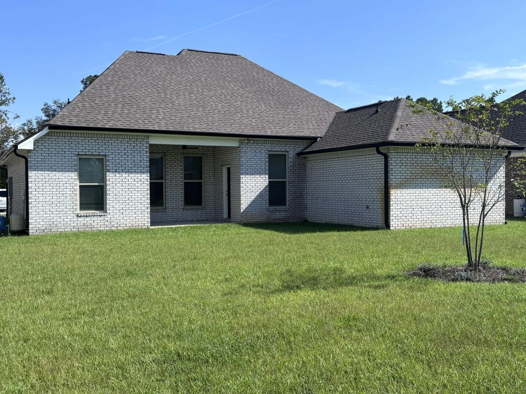 24 of 27 - 30 W Tweet Street, Freeport, FL