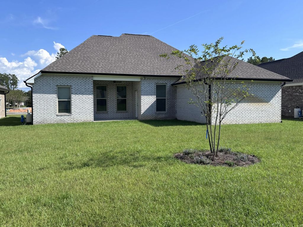 25 of 27 - 30 W Tweet Street, Freeport, FL