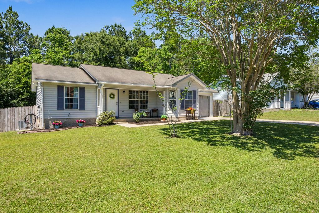 226 Southview Drive, Crestview