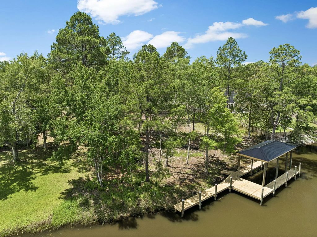 13 of 28 - 92 Waterside Lane, Freeport, FL