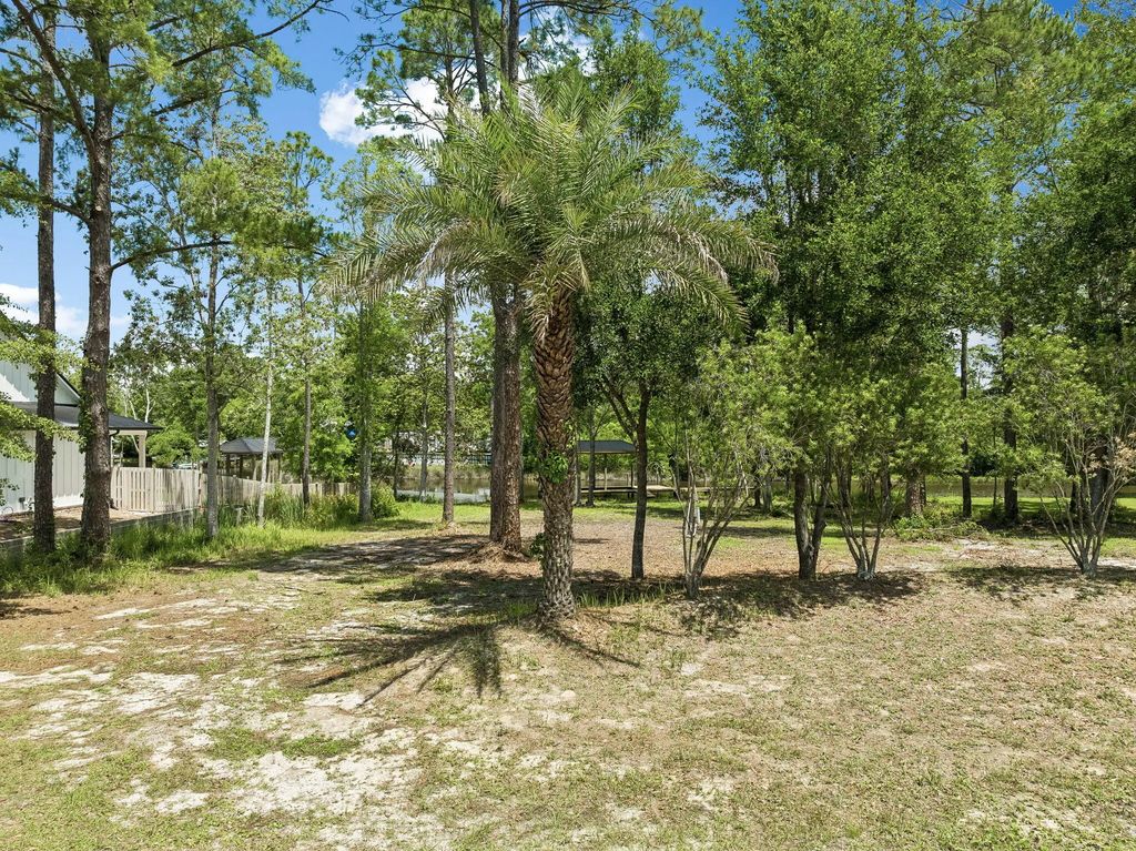 17 of 28 - 92 Waterside Lane, Freeport, FL