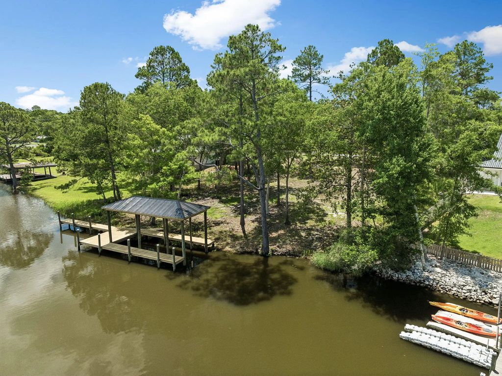 3 of 28 - 92 Waterside Lane, Freeport, FL
