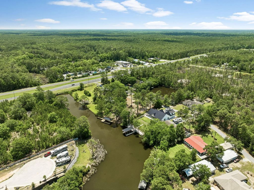 9 of 28 - 92 Waterside Lane, Freeport, FL
