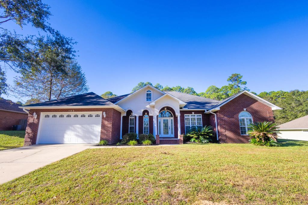 105 Par Court, Crestview