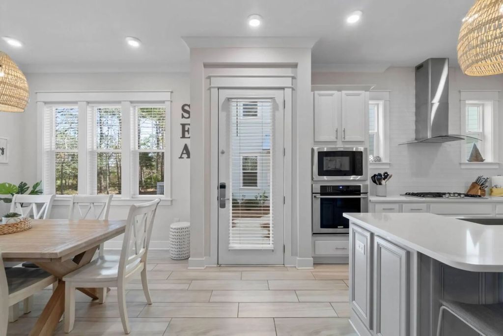 4 of 47 - 146 E Pine Lands Loop Unit B, Inlet Beach, FL