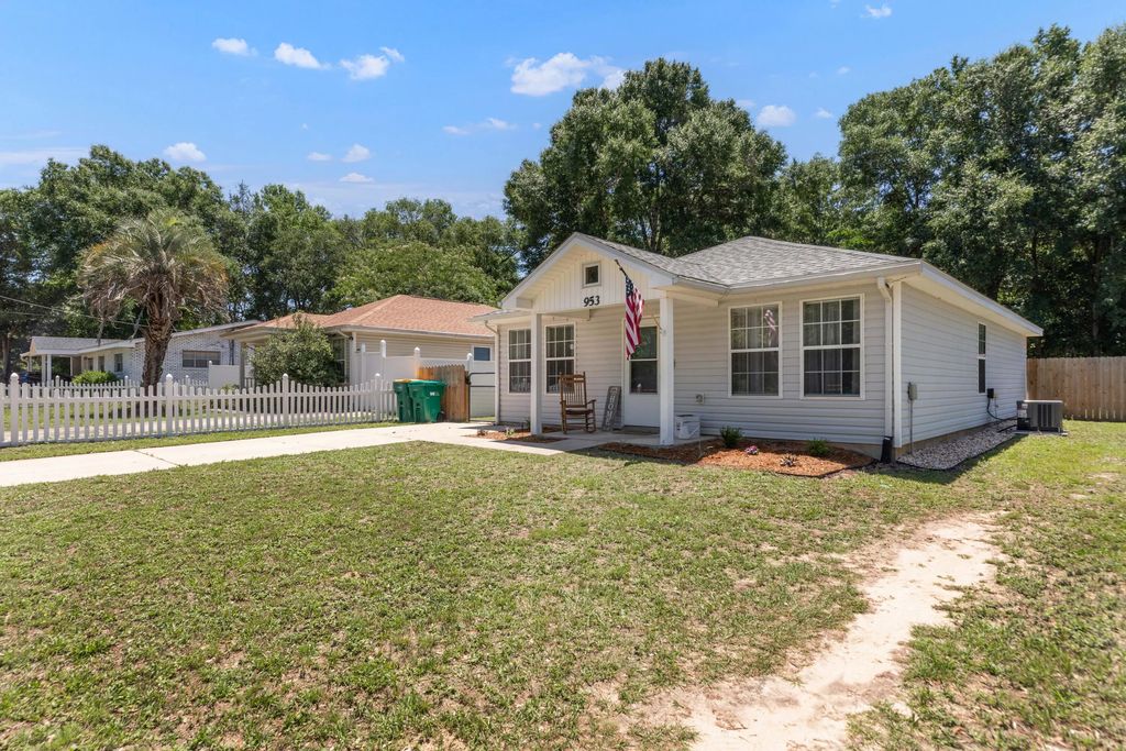 953 Mayo Trail, Crestview