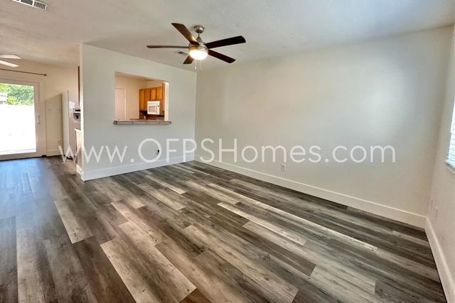 Photo of Listing #1003200