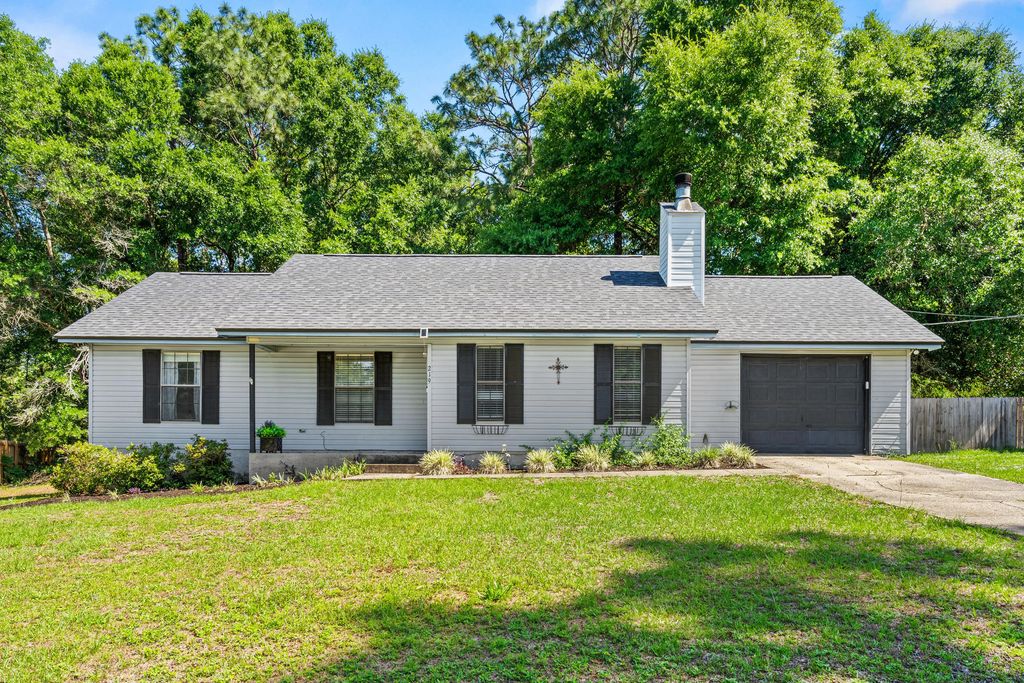 219 W Pinoak Court, Crestview