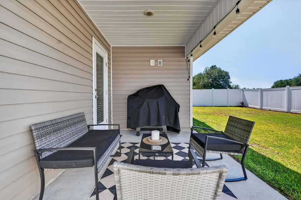 52 of 57 - 51 Silverthorn Street, Freeport, FL