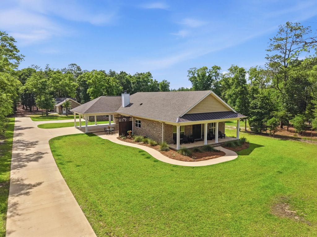 6004 Staff Road, Crestview