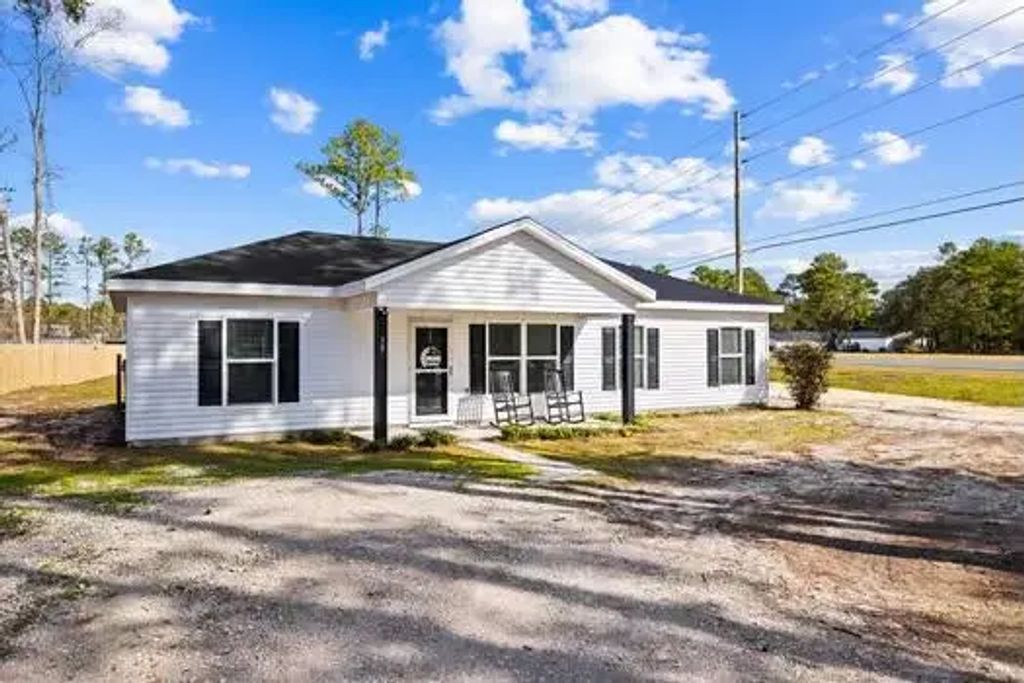 30 Lowery Road, Freeport