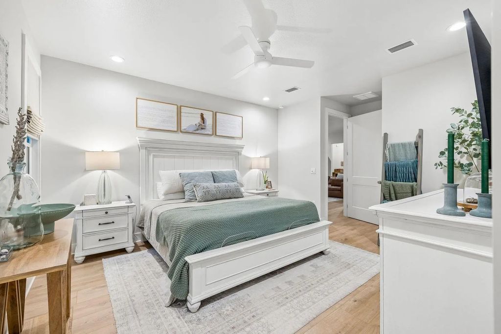 13 of 33 - 39 W Captain Fritz Way, Freeport, FL