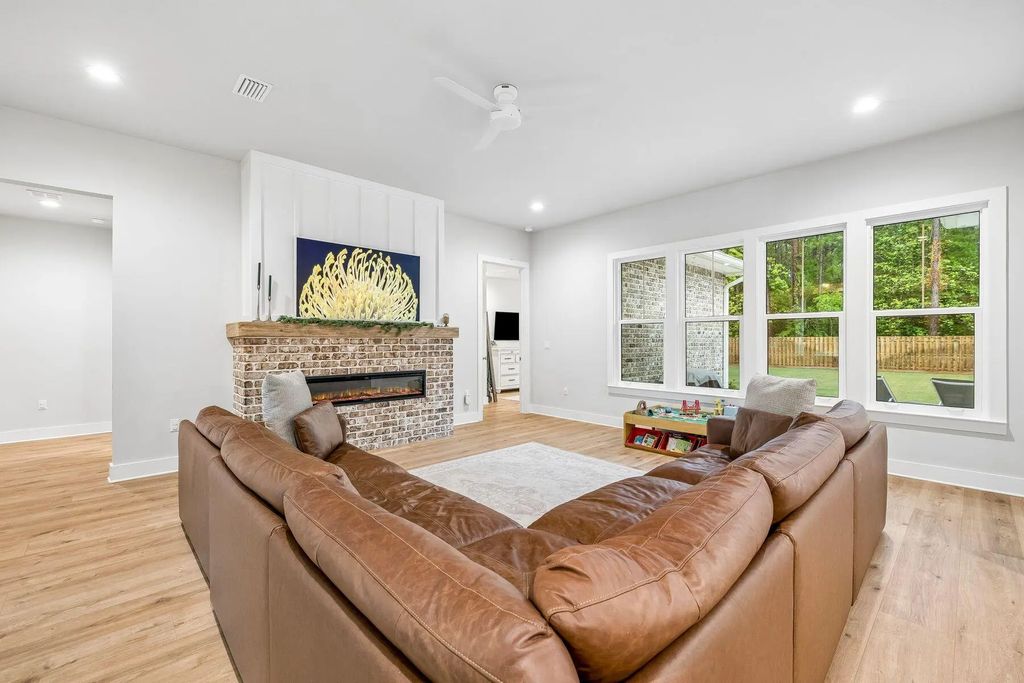 5 of 33 - 39 W Captain Fritz Way, Freeport, FL
