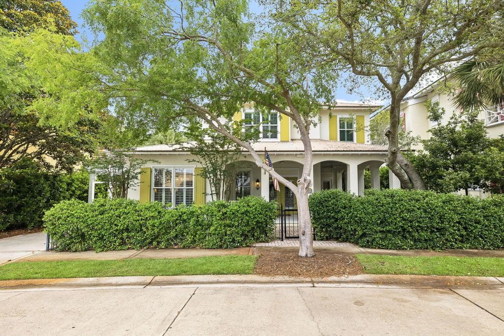 20 Place De La Fontaine, Miramar Beach
