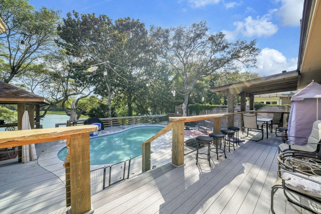 28 of 42 - 702 N Lakeside Drive, Destin, FL