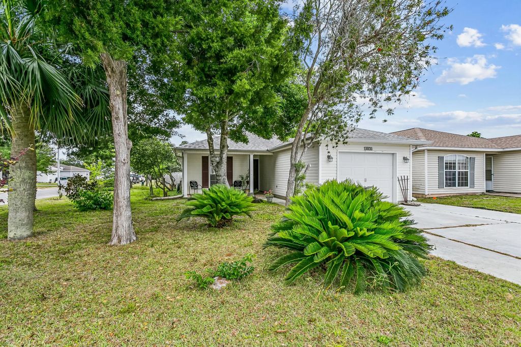 1878 Vineyard Street, Navarre
