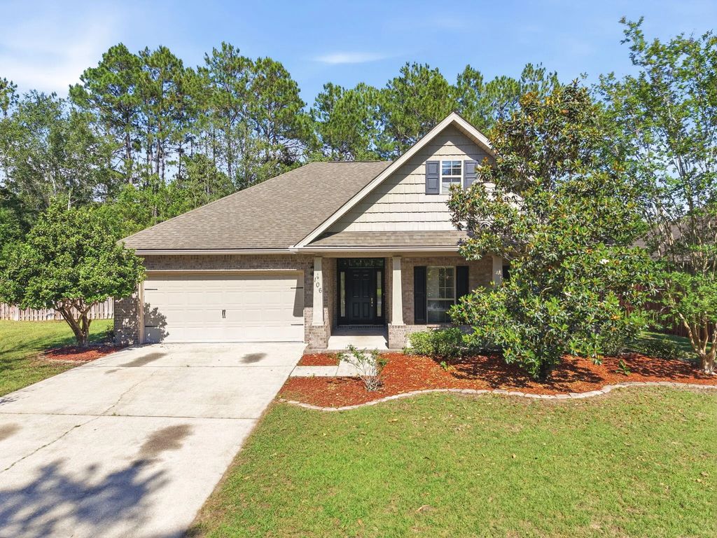 106 Crab Apple Avenue, Crestview