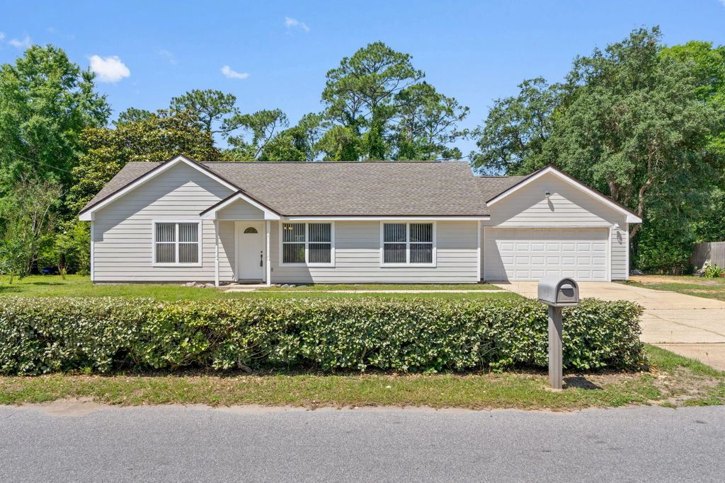 1929 Williams Creek Drive, Navarre