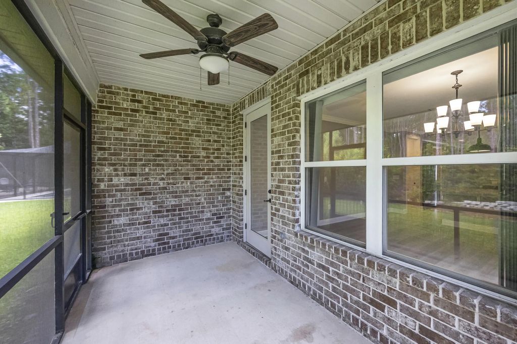 21 of 35 - 29 Pintail Boulevard, Freeport, FL
