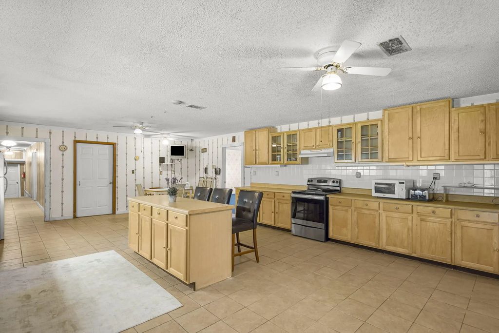 14 of 41 - 46 Veterans Lane, Freeport, FL
