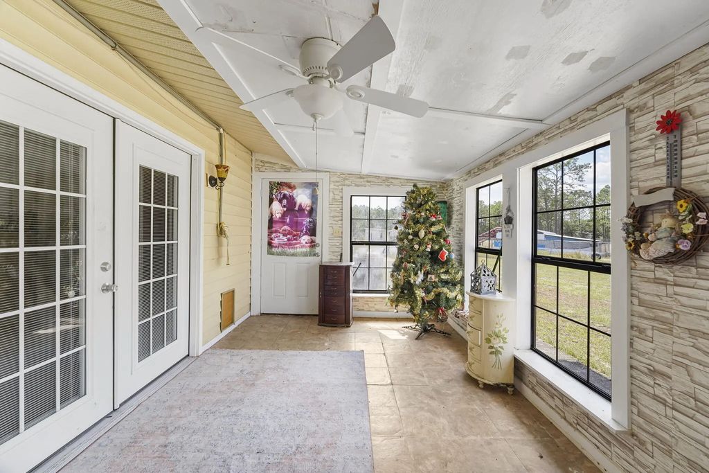 40 of 41 - 46 Veterans Lane, Freeport, FL