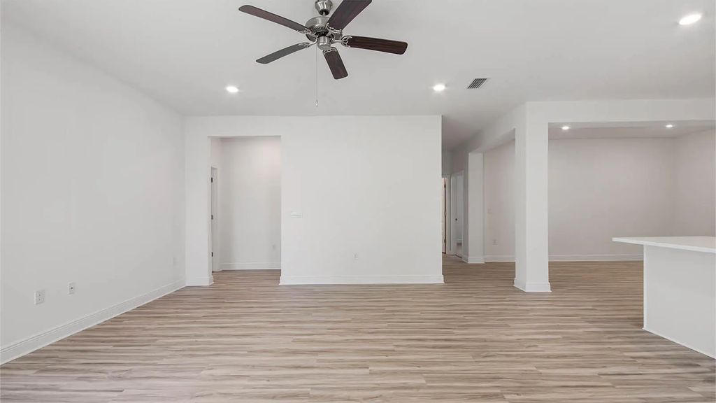 17 of 39 - 122 E Gray Owl Drive, Freeport, FL