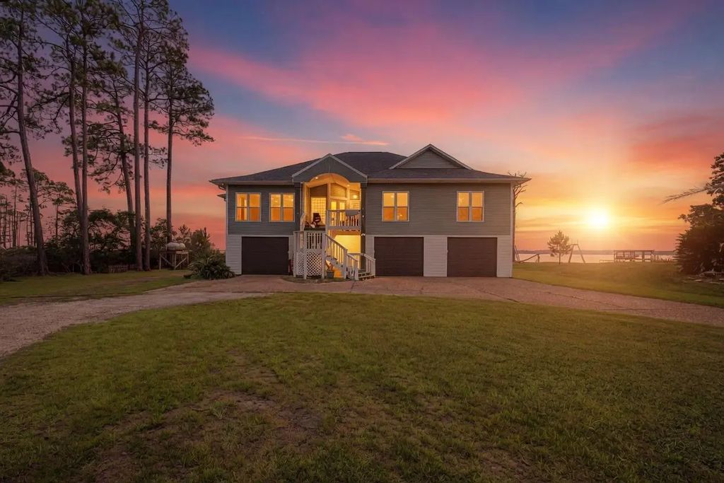 4501 Bayside Drive, Milton