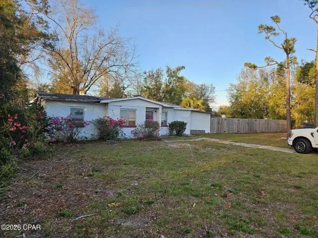 1402 W 12th Street, Panama City