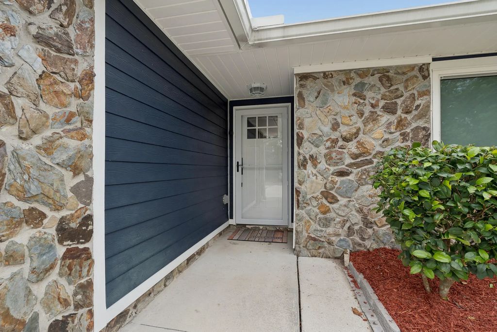 5608 Ivy Road, Panama City