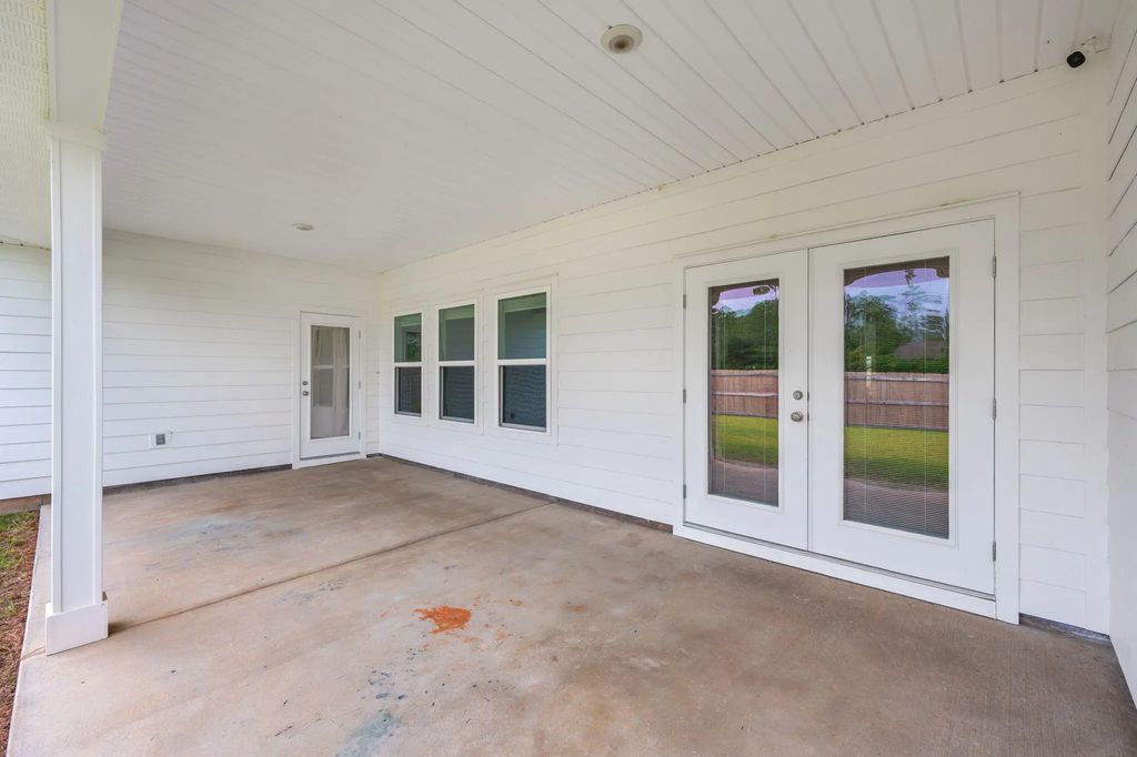 49 of 55 - 15 E Oak Trees Lane, Freeport, FL
