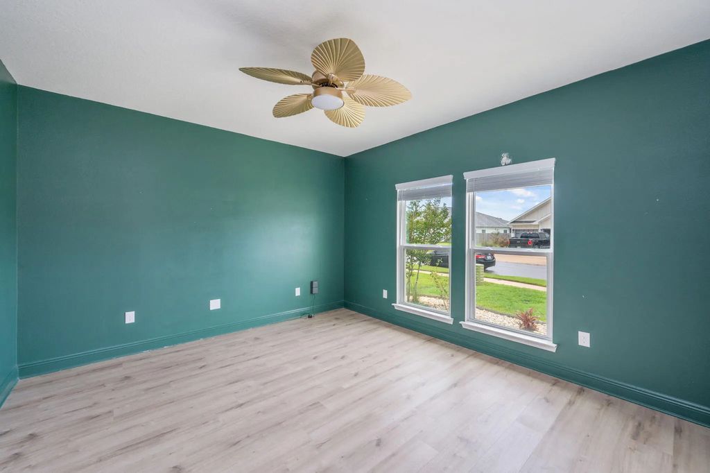 9 of 55 - 15 E Oak Trees Lane, Freeport, FL