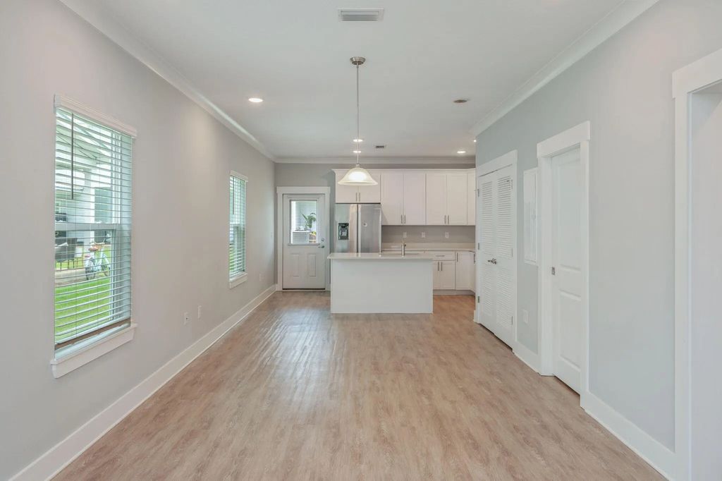 10 of 39 - 416 Date Palm Lane, Freeport, FL