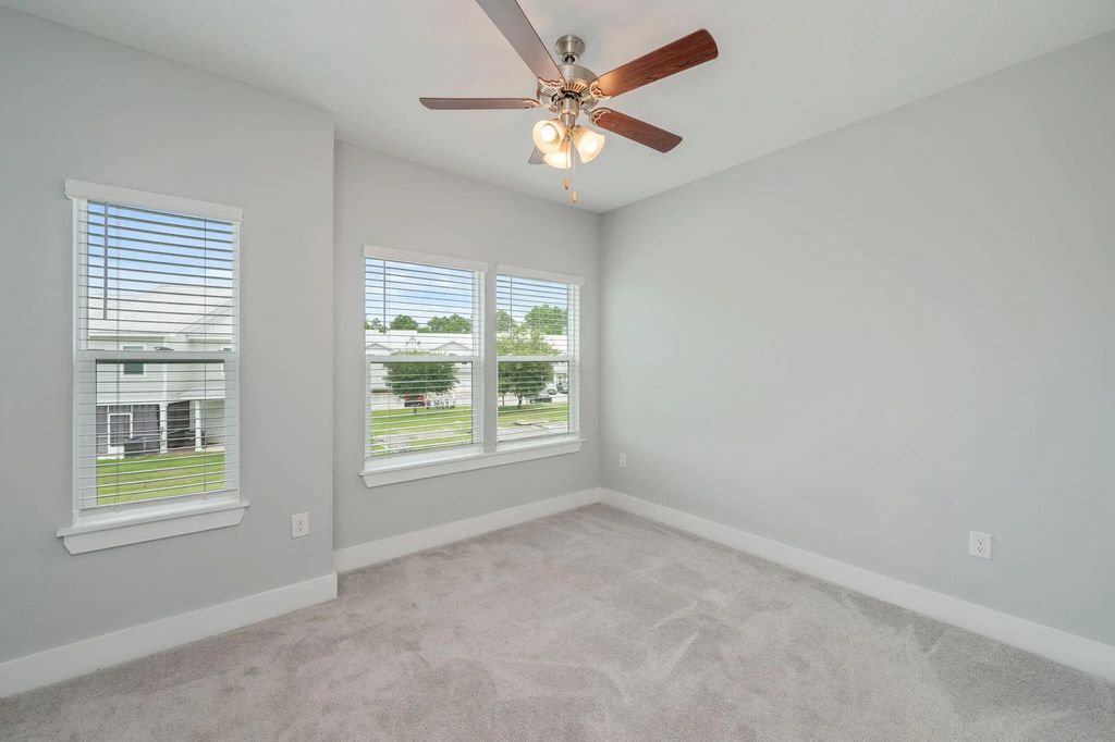 21 of 39 - 416 Date Palm Lane, Freeport, FL