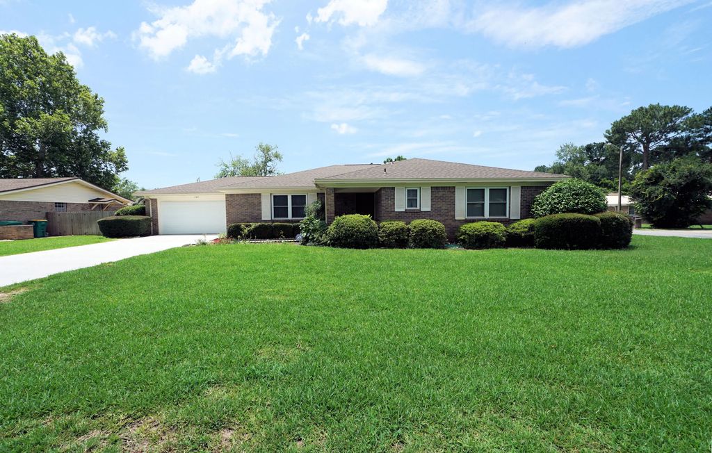 208 Dumaine Court, Fort Walton Beach