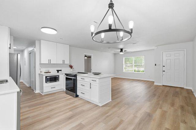 Photo of Listing #1004298