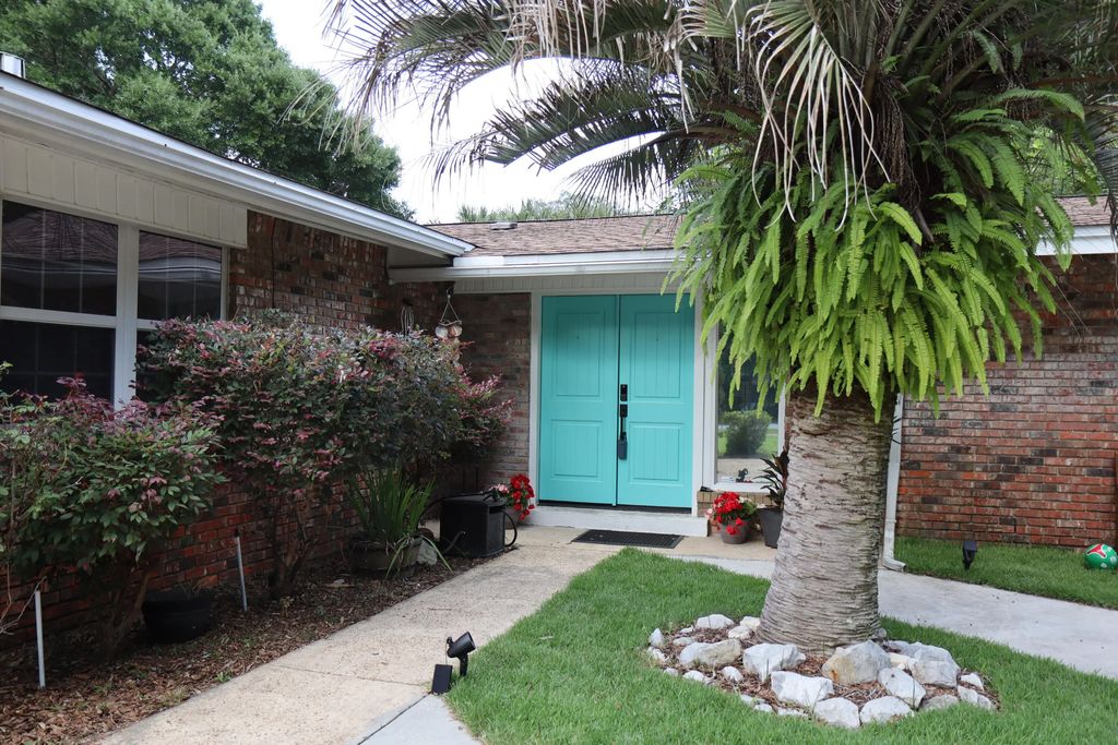 610 Ne Country Club Avenue, Fort Walton Beach