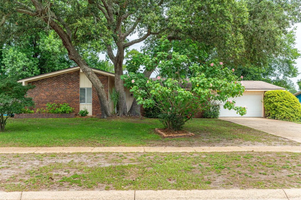 349 Marie Circle, Fort Walton Beach