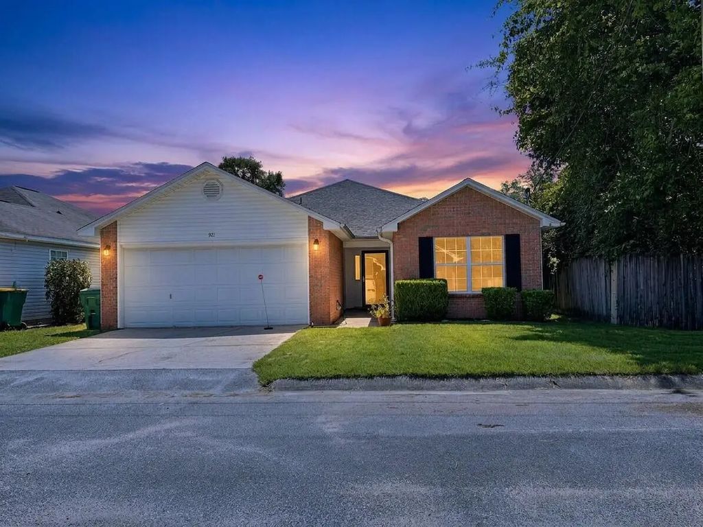 921 Lauderhill Lane, Fort Walton Beach